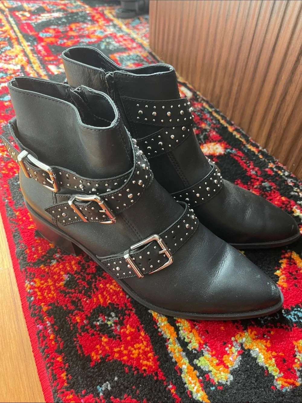 Steve Madden Black Leather Studded Buckle Ankle Booties Size 8